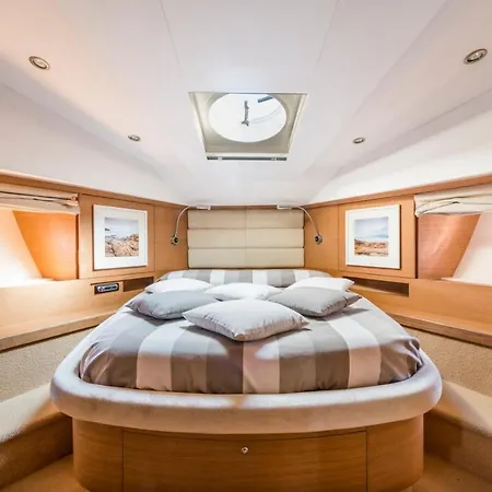 Capasecca Yacht Hotel *