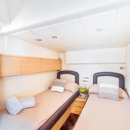 Capasecca Yacht