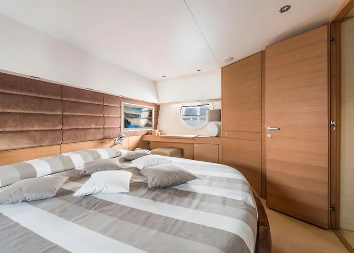 Capasecca Yacht Отель Сорренто