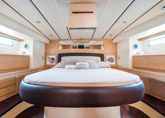 Отель Capasecca Yacht